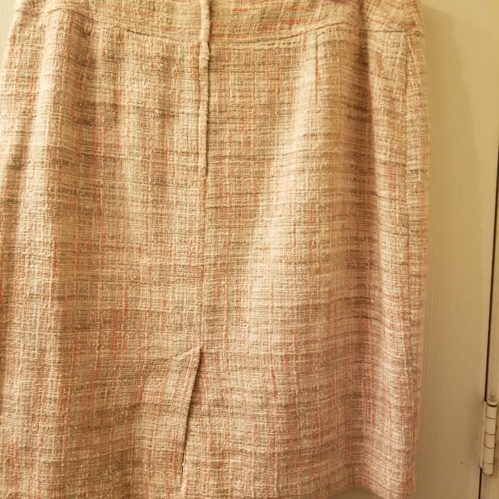 Women's dresses - Picture 3 of 16